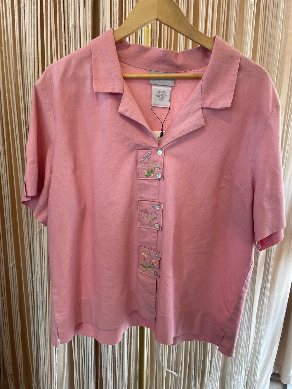 Vintage pink embroidered linen blend button-down short sleeved shirt floral